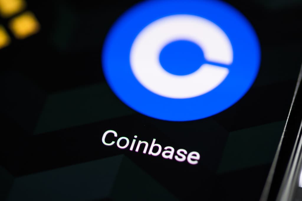 Coinbase Premium Hits Record 77-Day Negative Streak as Bitcoin Falls Below $63K